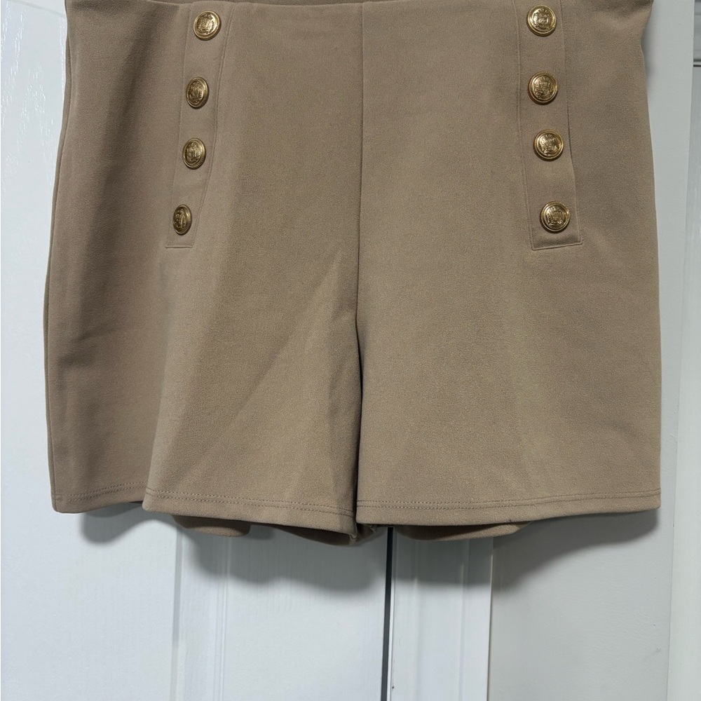 H&M Women's Tan Button-Detail Shorts